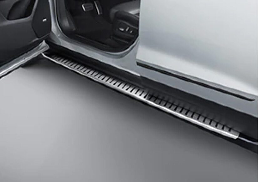 アシストステップ（アルミニウムプレート付）