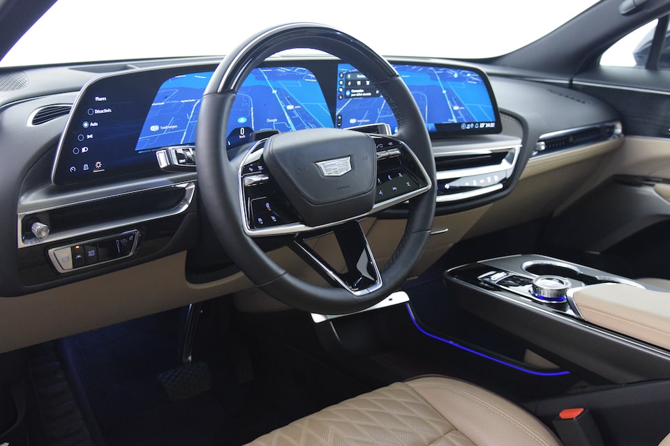 LYRIQ steering wheel