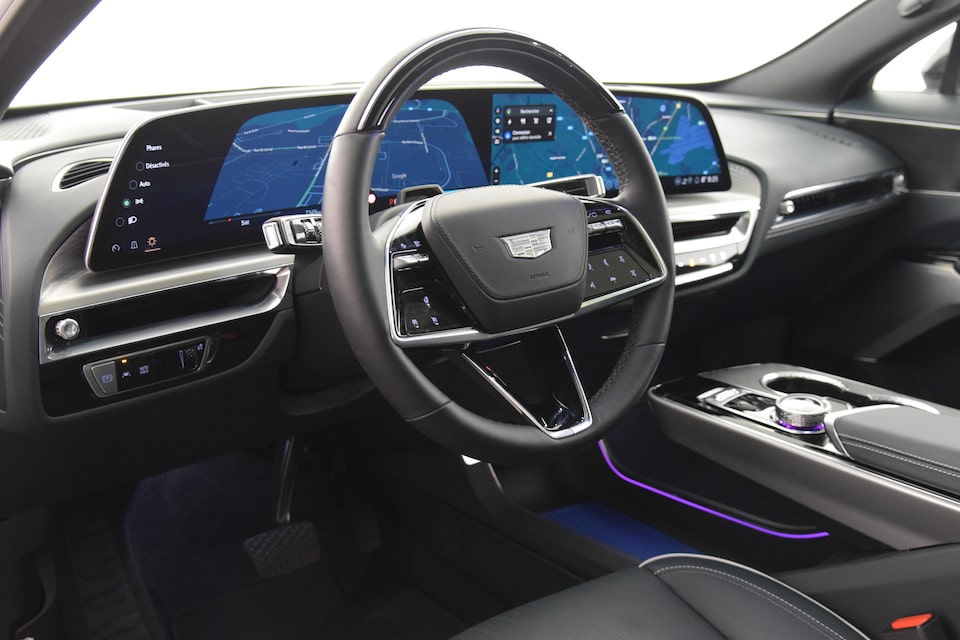 LYRIQ steering wheel