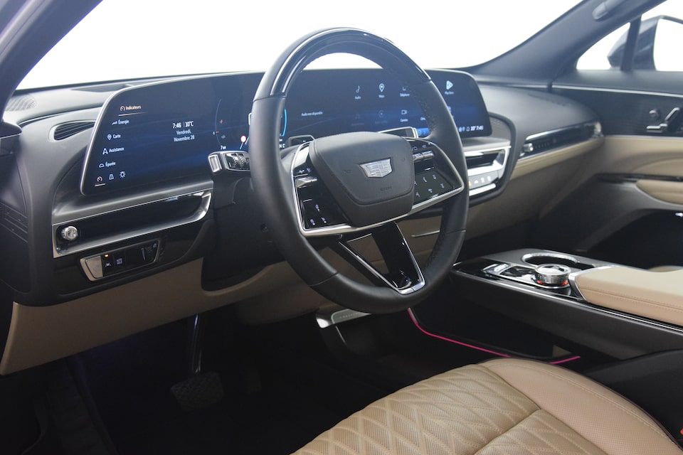 LYRIQ steering wheel