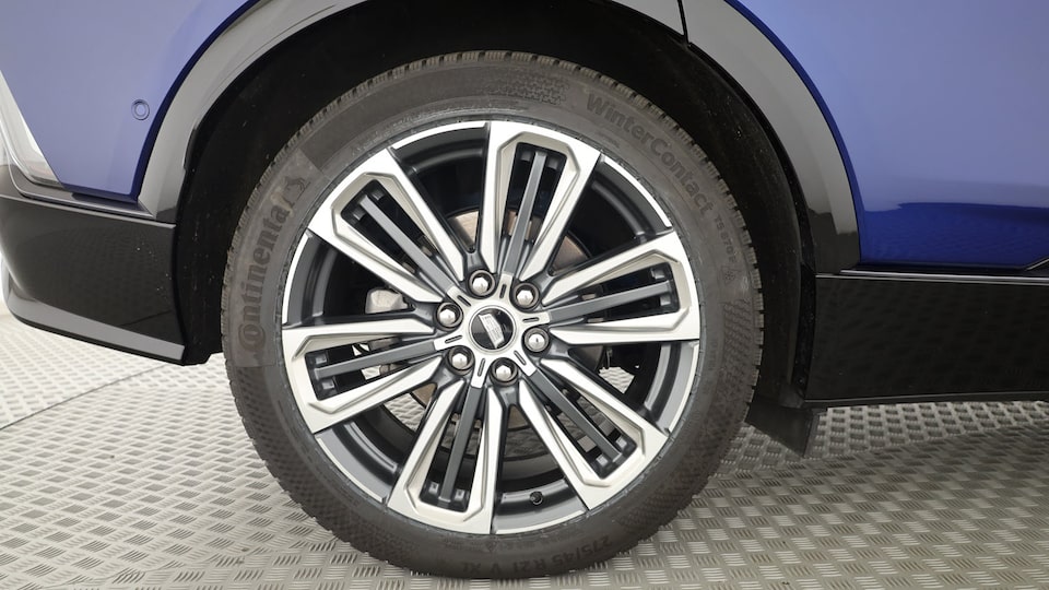 LYRIQ interior loading space