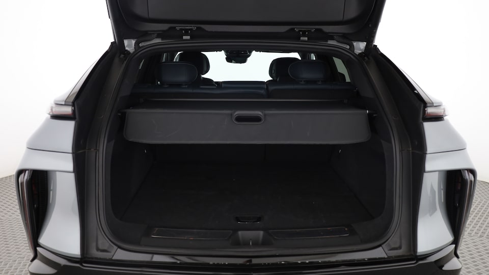 LYRIQ interior seats