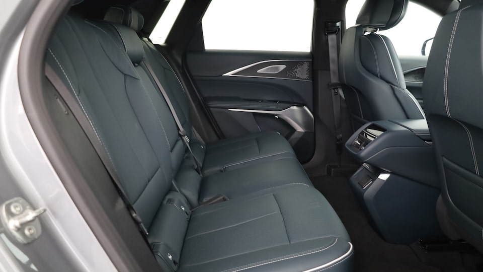 LYRIQ interior steering wheel