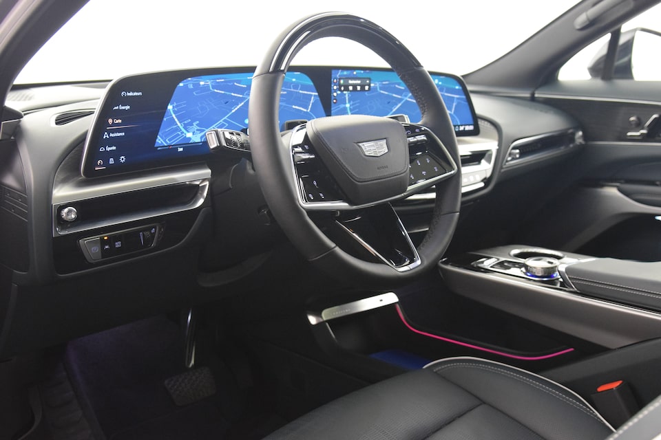 LYRIQ steering wheel