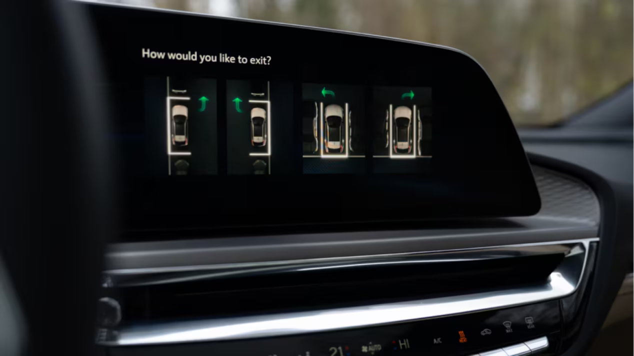 VISTIQ’s 33” LED display glows with Automatic Parking Assist data.
