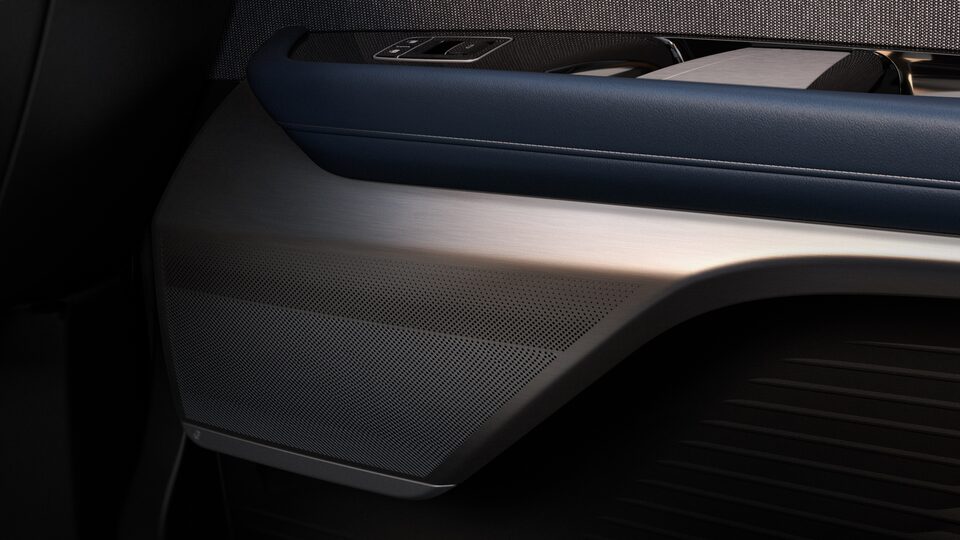Cadillac Vistiq SUV AKG soundsystem