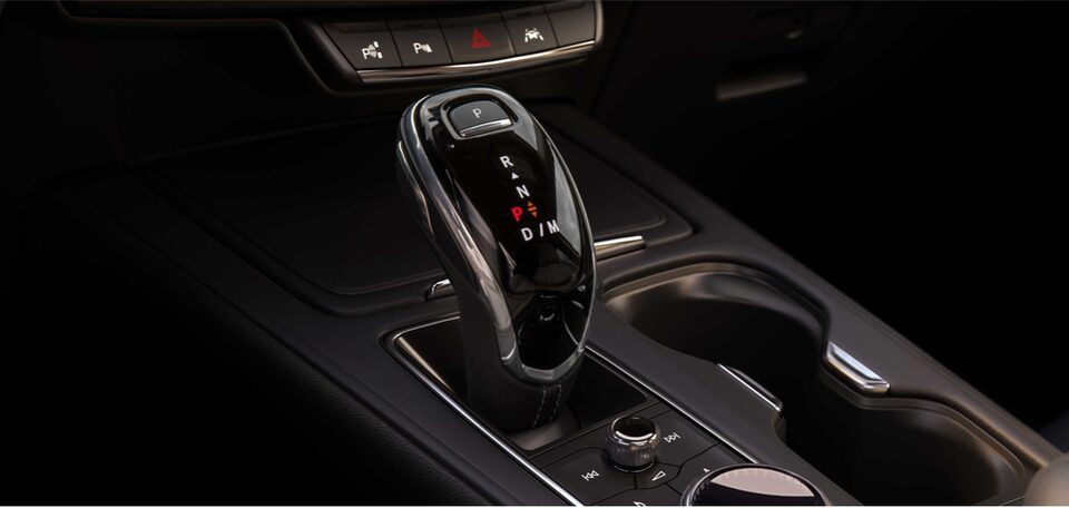 2020 Cadillac XT4 Compact SUV Transmission Gear Shift