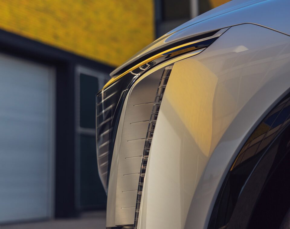 my23-lyriq-exterior-api-9555-l.jpg