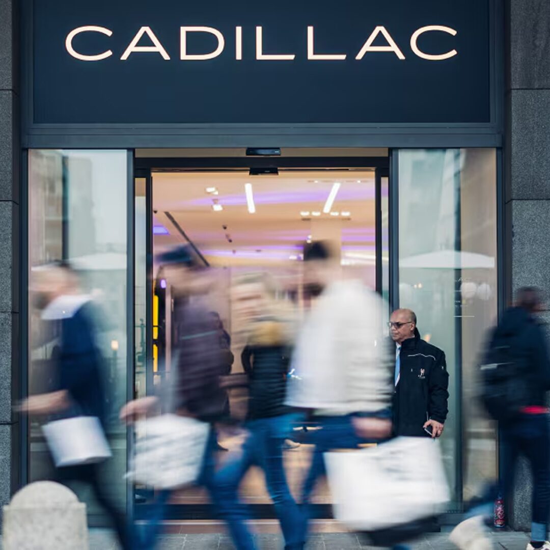 Eingang zum Cadillac-Showroom in Münster, Münsterstraße 60, 48727 Billerbeck.
